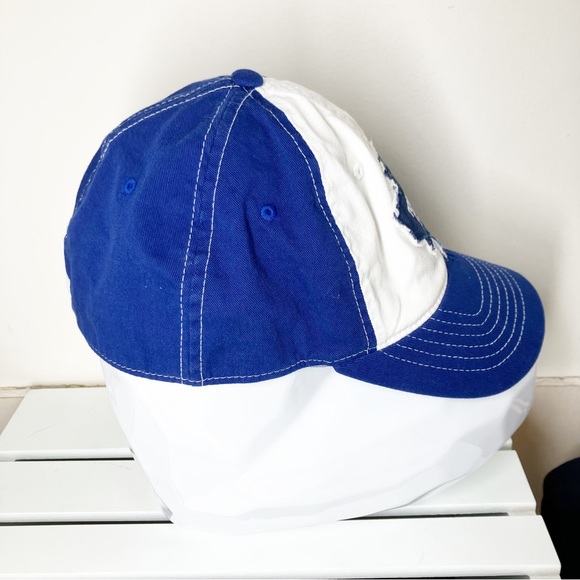 Toronto Maple leafs NHL L/XL Hat NWT - Picture 2 of 4
